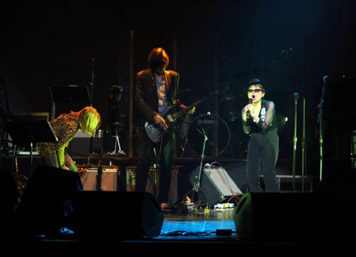 Sonic Youth's Thurston Moore and Kim Gordon with Yoko Ono