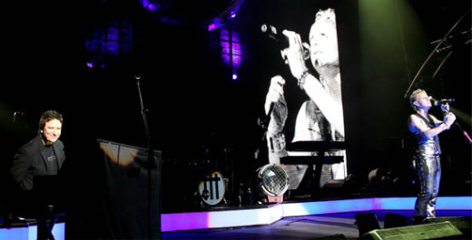 Alan Wilder performs with Depeche Mode's Martin Gore