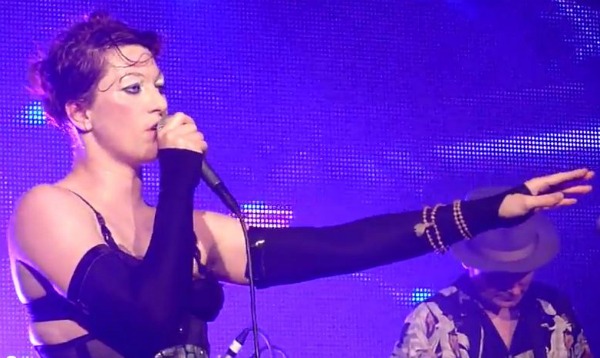 Video: Dresden Dolls, Mick Harvey, Brian Ritchie perform Violent Femmes’ debut