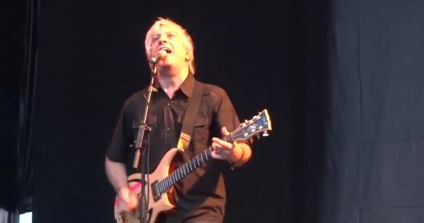 Video: Thurston Moore covers Rolling Stones, Lee Ranaldo covers Talking Heads