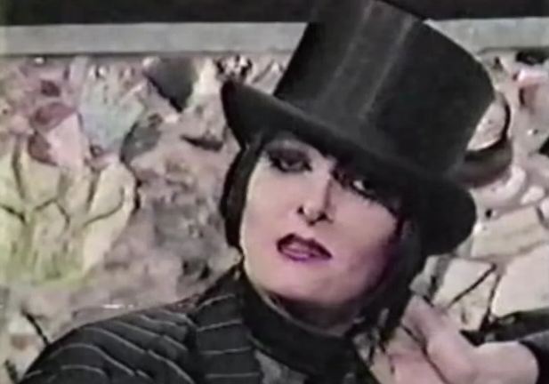 ‘120 Minutes’ Rewind: 120 X-Ray on Siouxsie & The Banshees with host Kevin Seal — 1988