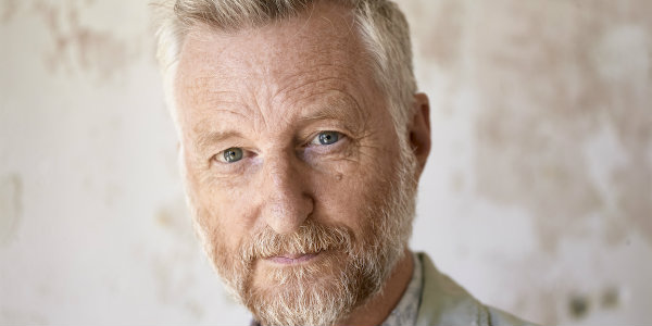 Billy Bragg to take ‘One Step Forward, Two Steps Back’ with 3-night stands on U.S. tour