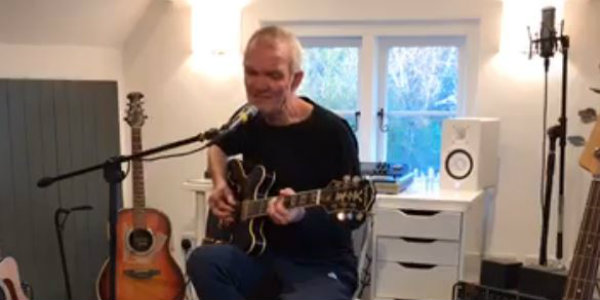 Watch: The House of Love’s Guy Chadwick plays 13-song solo set ‘live from isolation’