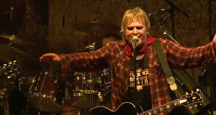 Video: Big Country with Mike Peters, ‘In a Big Country’ — from ‘Dreams Stay With You’ DVD