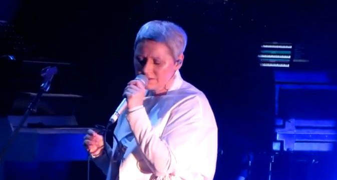 Video: Elizabeth Fraser plays Cocteau Twins, new songs at first-ever solo concerts