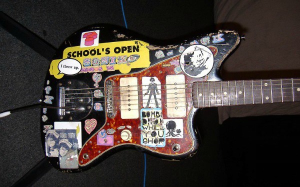 Thurston Moore’s ‘iconic’ Sonic Youth black Jazzmaster guitar stolen in Philadelphia