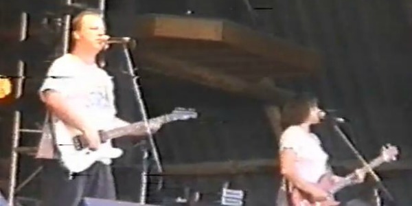 Pixies’ ‘Surfer Rosa’ turns 25 today — so let’s watch the band’s full ’89 Glastonbury set