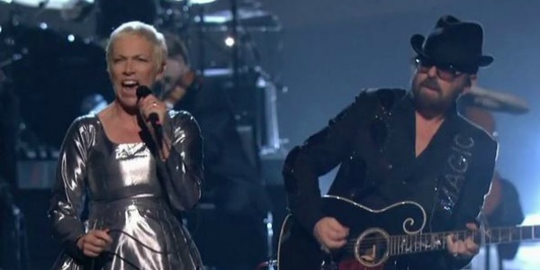 Watch Eurythmics reunite to perform ‘Fool on the Hill’ at Beatles tribute concert