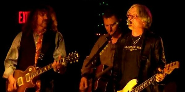 Video: Mike Mills and Drivin’ N Cryin’ play R.E.M. classics at Buren Fowler tribute
