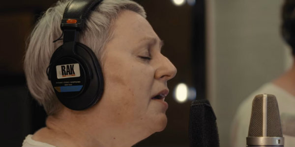 Watch: Cocteau Twins’ Elizabeth Fraser duets on Sam Lee’s ‘The Moon Shines Bright’