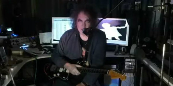 Robert Smith performs 3 songs off The Cure’s ‘Seventeen Seconds’ for charity livestream