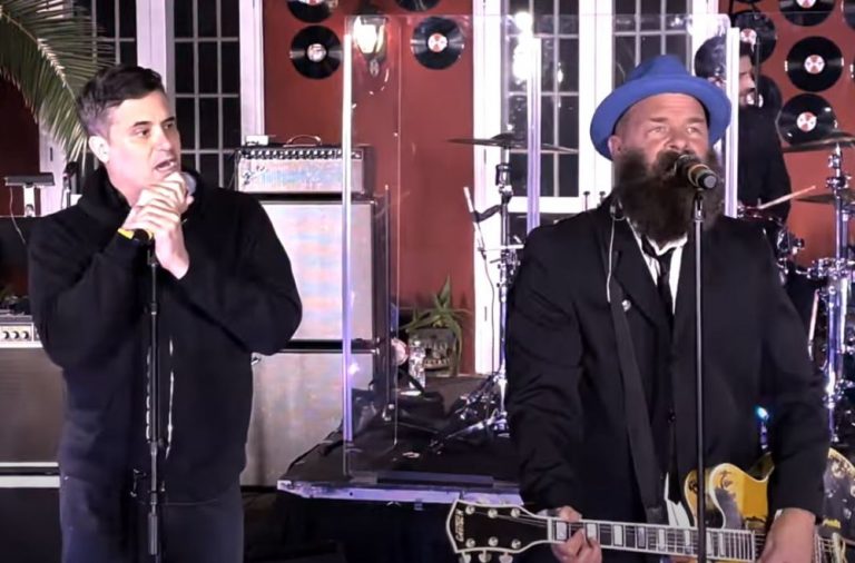 Operation Ivy's Jesse Michaels and Tim Armstrong reunite to play "Sound