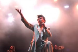 Rick Astley performs a full set of The Smiths’ greatest hits at Glastonbury — setlist + video